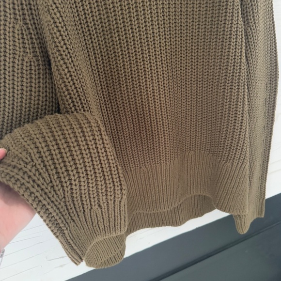 Roots | XL Elora Turtleneck Sweater Olive Green - Picture 9 of 10